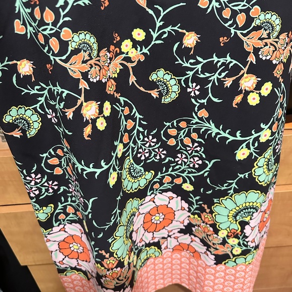 Alice + Olivia Keaton Crewneck Shift Dress - Picture 10 of 11